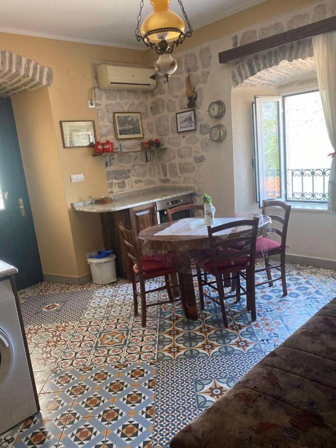 Apartment Captain's House In Dobrota *