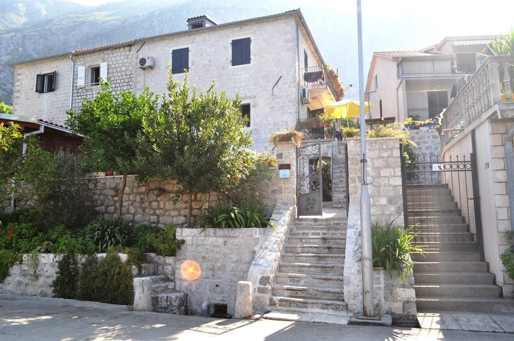 Captain's House In Dobrota *