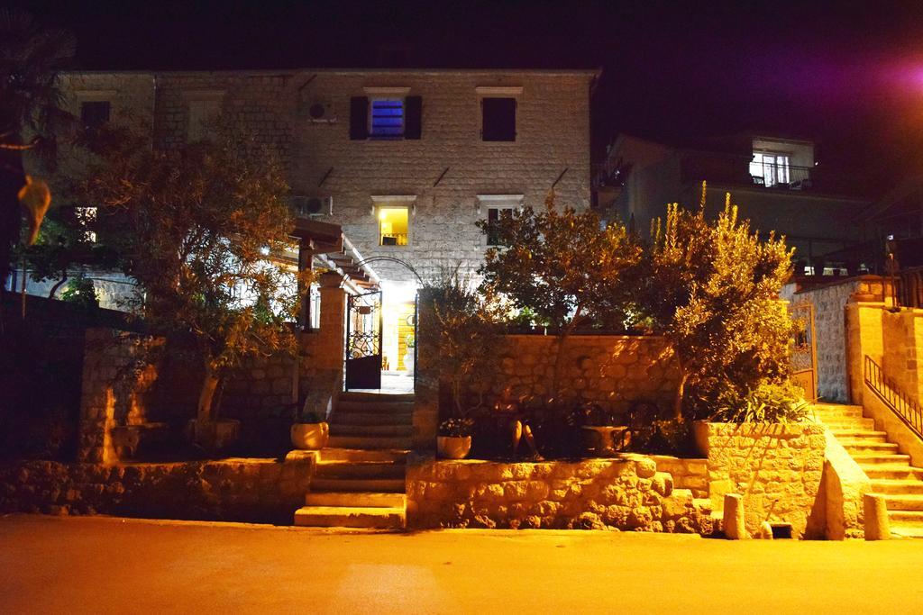 Captain's House In Dobrota *