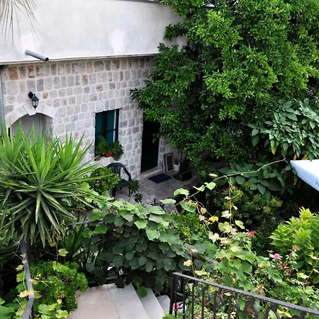 Ferienwohnung Captain'S House In Dobrota Kotor Exterior foto