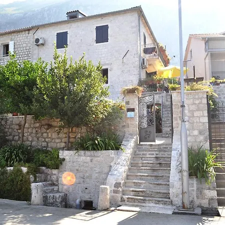 Ferienwohnung Captain'S House In Dobrota Kotor Exterior foto
