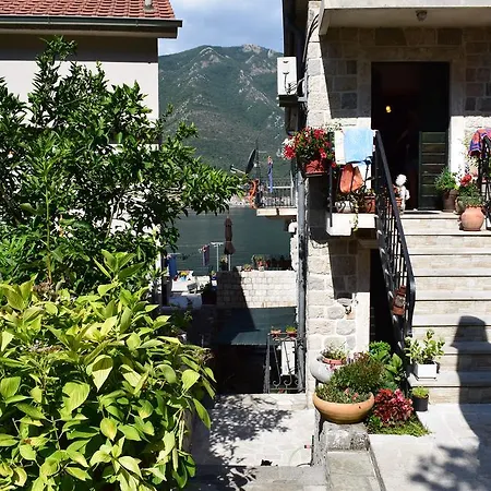Ferienwohnung Captain'S House In Dobrota Kotor Exterior foto