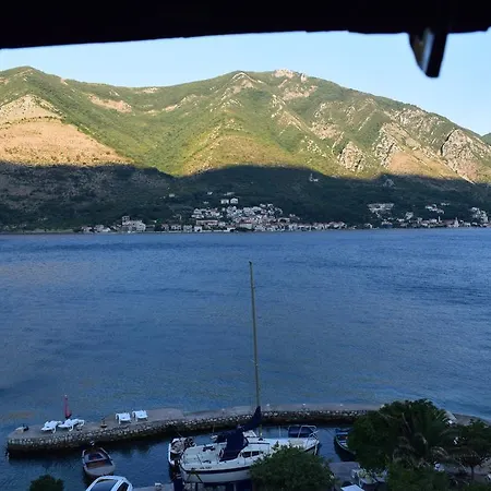 Ferienwohnung Captain'S House In Dobrota Kotor Exterior foto