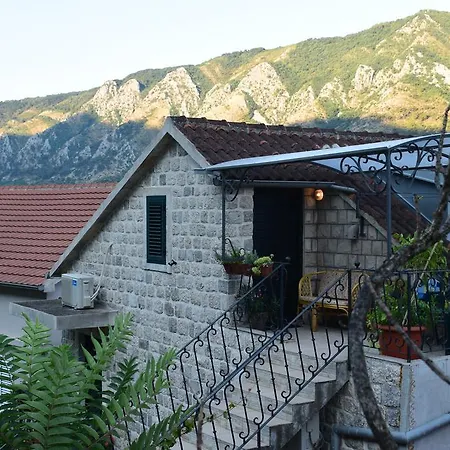 Ferienwohnung Captain'S House In Dobrota Kotor Exterior foto